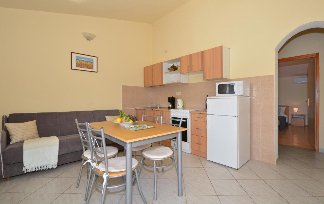 Apartments Nina Vinisce Exterior photo